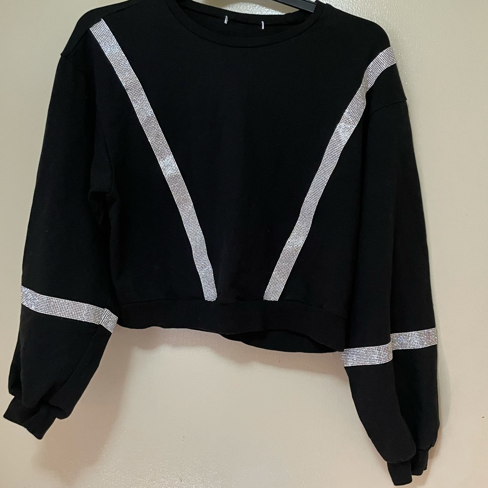 🎈🎈Bling Woman’s Crop top sweater Size L🎈🎈